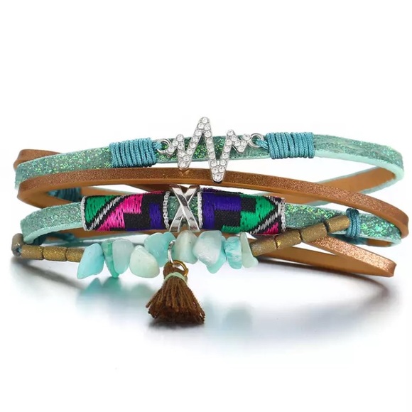 Jewelry - Gorgeous wrap bracelet🌵